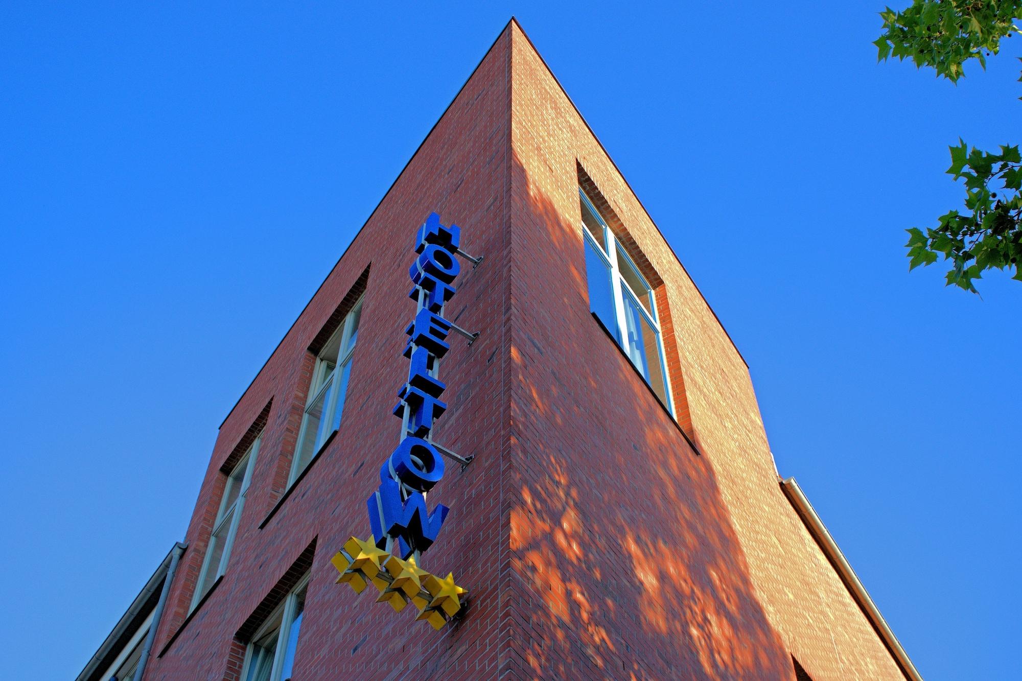 H24 Hoteltow Buitenkant foto