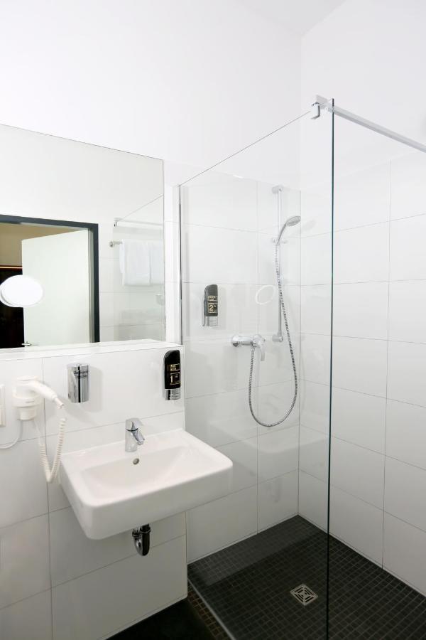 H24 Hoteltow Buitenkant foto
