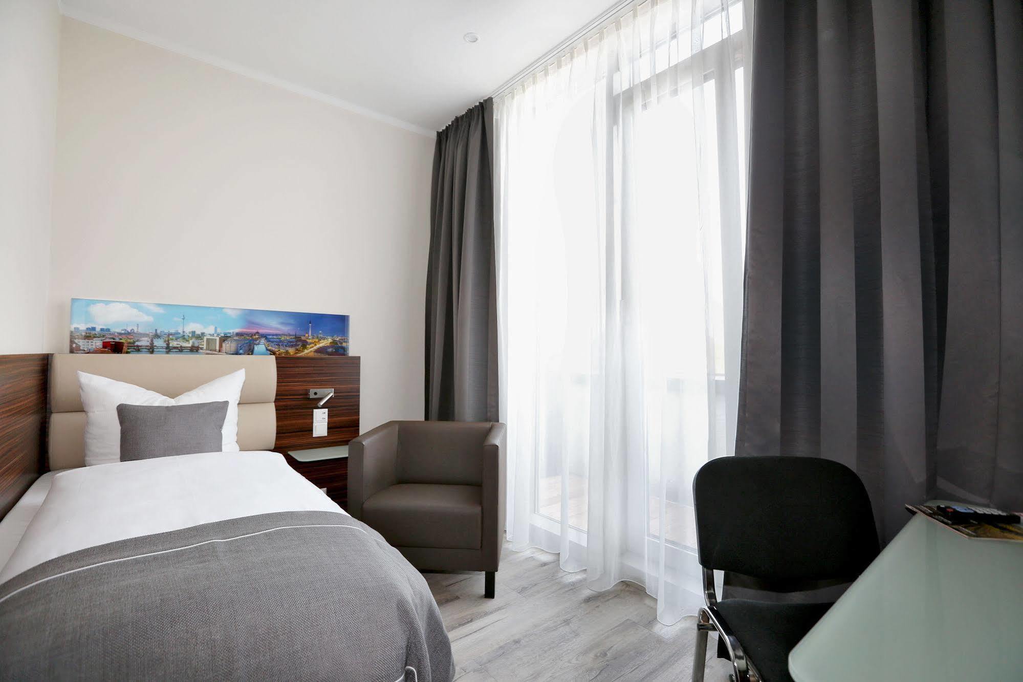 H24 Hoteltow Buitenkant foto