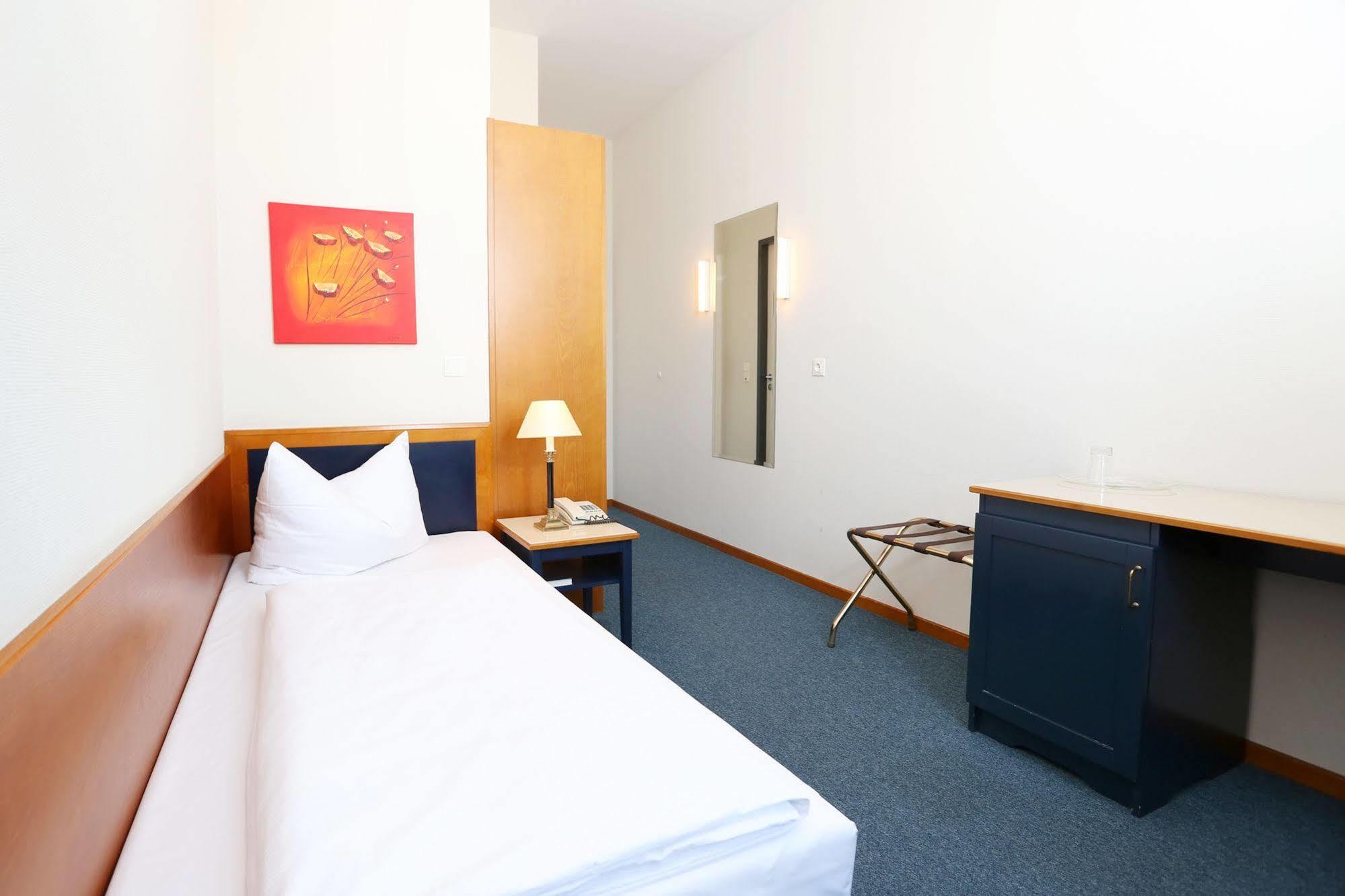 H24 Hoteltow Buitenkant foto